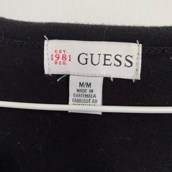 GUESS Tshirt, Size M - Picture 2 of 2